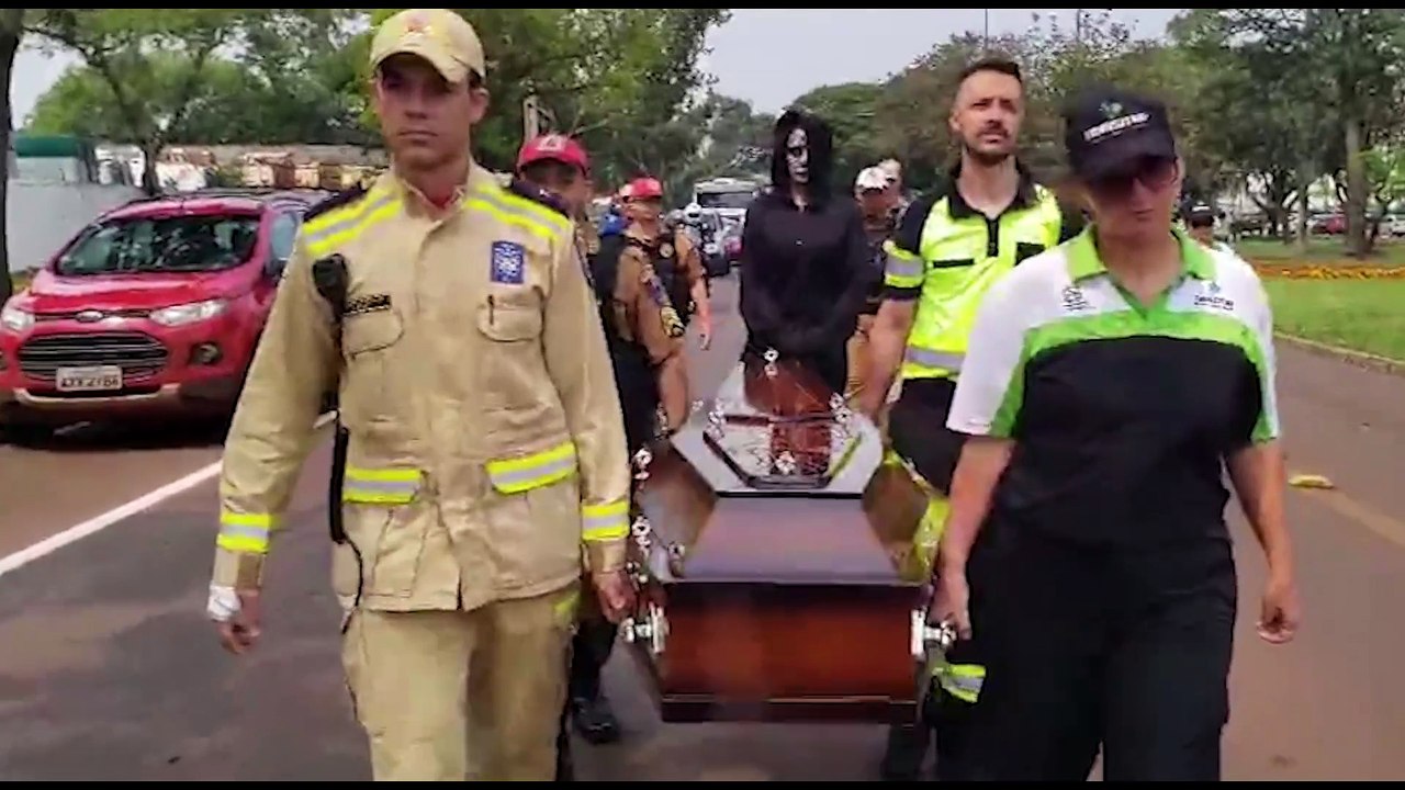 Forças de segurança e Transitar fazem ação em memória das vítimas de trânsito