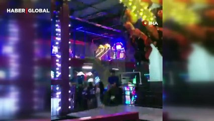 Korupark'taki oyun salonunda bağlantı demiri böyle koptu!