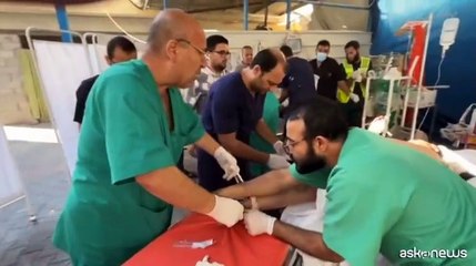 L'arrivo dei feriti all'ospedale kuwaitiano di Rafah, a Gaza