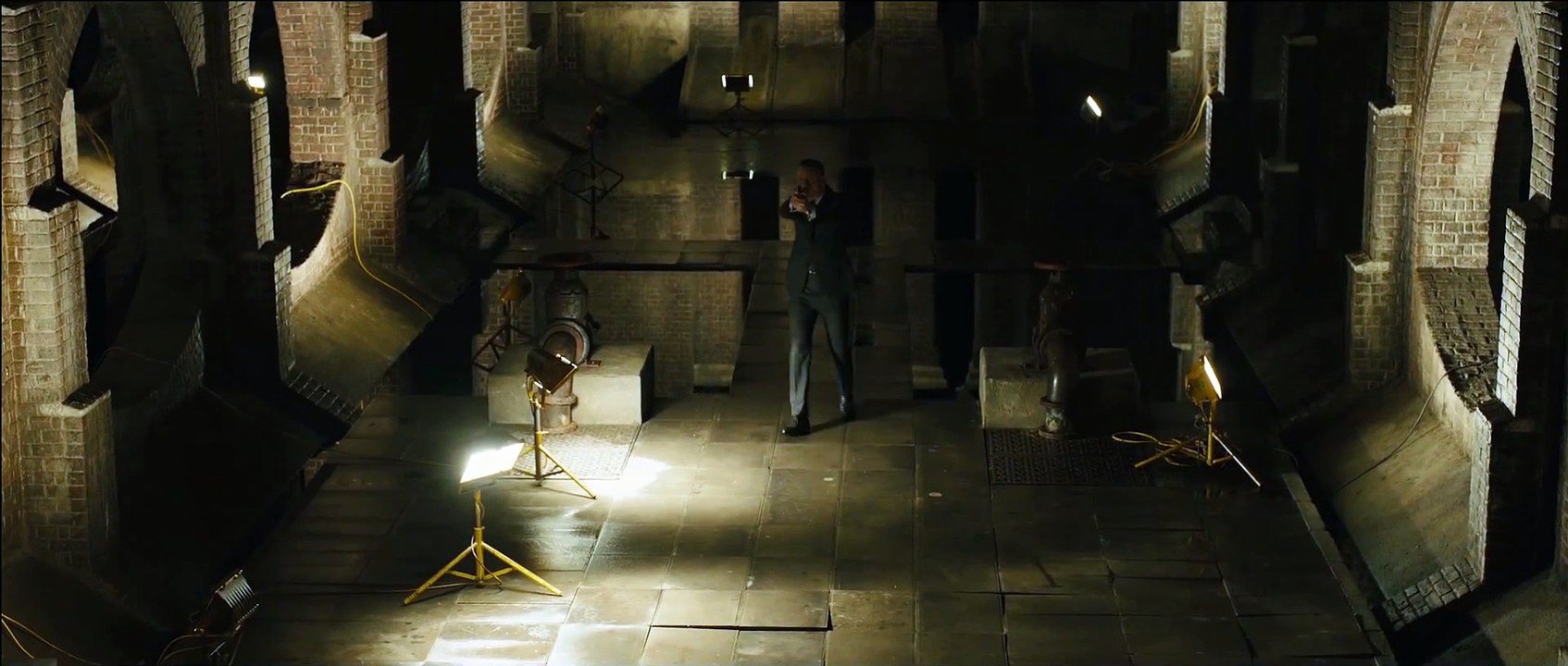 Skyfall - Clip 3 Español