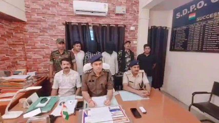 गोपालगंज: आभूषण व्यवसायी से रंगदारी मांगने वाले 2 अपराधियों को दबोचा, देखें वीडियो