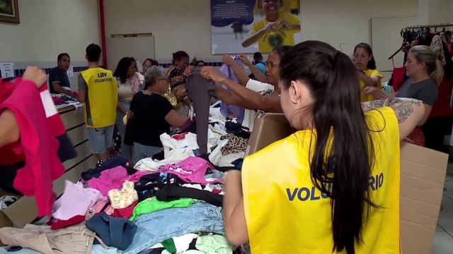Bazar Solidário LBV vende roupas e acessórios com preços baixos