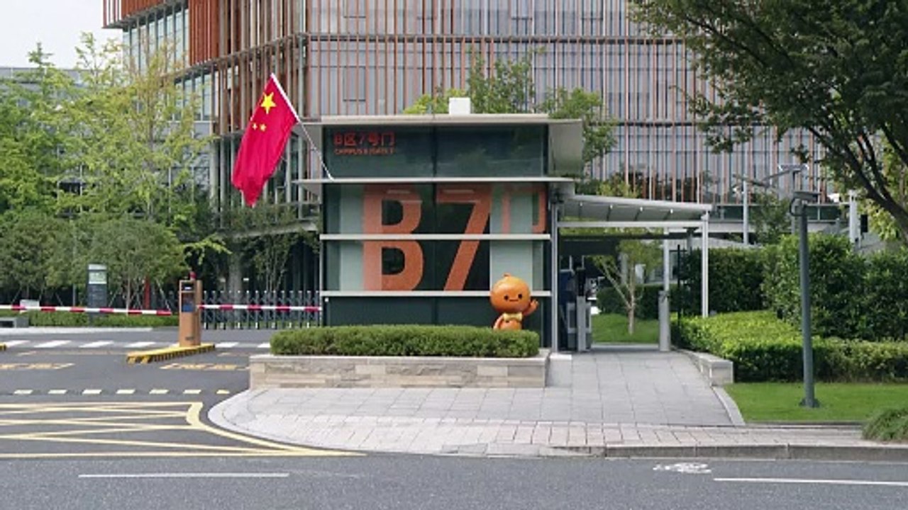 Alibaba tomba na Bolsa após suspender criação d...