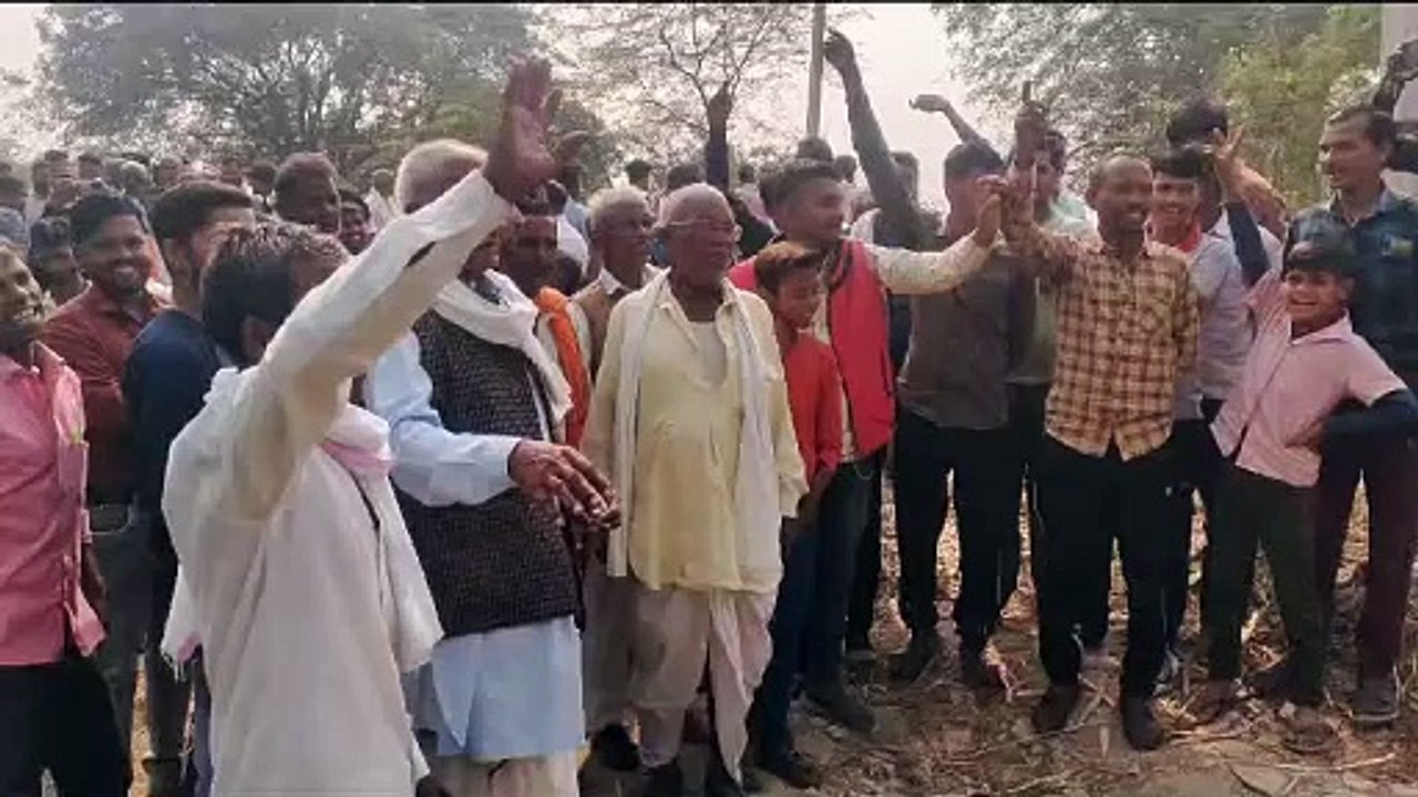 स्कूल नहीं तो वोट नहीं, बड़ापुरा में किया मतदान का बहिष्कार