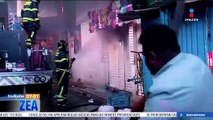 Incendio consume bodega de chanclas y zapatos en la Col. Centro, CDMX