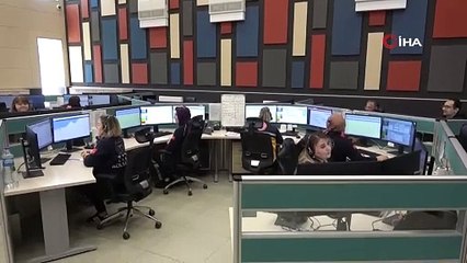 "Ufo gördüm" diye arayan da var, "Evlenmek istiyorum" diye arayan da