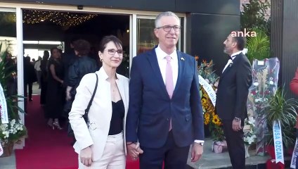 Le maire de Çiğli, Selim Utku Gümrükçü, et la femme d'affaires İlay Kaymakçıoğlu se sont mariés