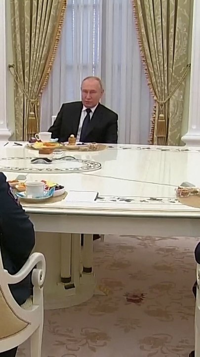 НА ВСТРЕЧУ пришел не тот Путин...