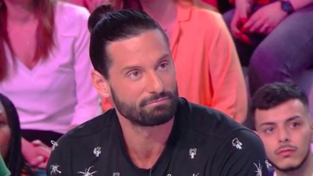 La nouvelle coiffure d'Hugo Manos laisse Cyril Hanouna bouche bée !