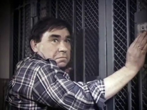 Она с метлой, он в черной шляпе | movie | 1987 | Official Clip