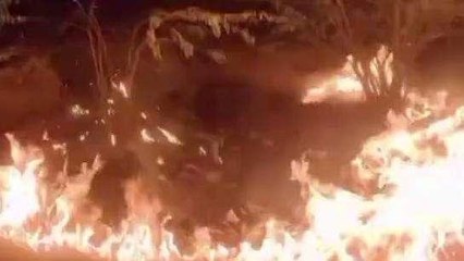 VIDEO: पहाड़ियों में लगी भीषण आग, देखते ही देखते 1 किलो मीटर तक फैली और फिर...