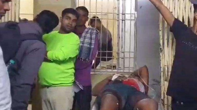 वैशाली: दो पक्षों में हुई मारपीट, पेट्रोल छिड़ककर लगाई आग, दो जख्मी
