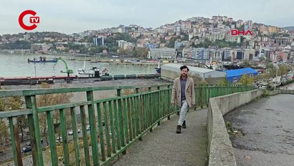 ÇÖPLÜKTE BULDUĞU, BURNUNA OLTA İĞNESİ SAPLANAN MARTIYI EVİNE GÖTÜRÜP TEDAVİ ETTİ