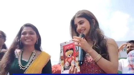 కృష్ణా జిల్లా: పోరంకిలో సినీతార సందడి