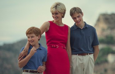 Elizabeth Debicki discusses approach to Diana in The Crown