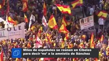 Miles de españoles  se reúnen en Cibeles para decir 'no' a la amnistía de Sánchez