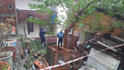 Sağanak sonucu Kağıthane'de istinat duvarı çöktü