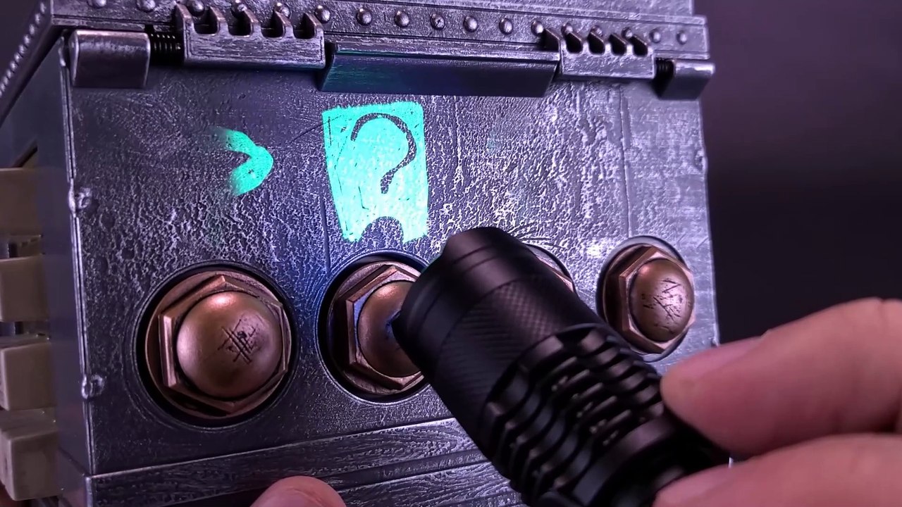 McFarlane Toys DC Direct The Riddler Puzzle Box Detective Mode Variant SOLVED!