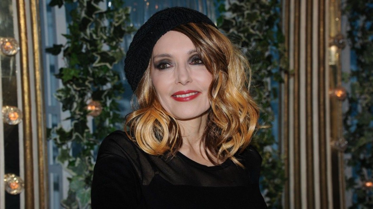 Mylène Farmer et Jeanne Mas vont-elles vraiment se faire la guerre ? Les révélations choc sur leur échange secret !