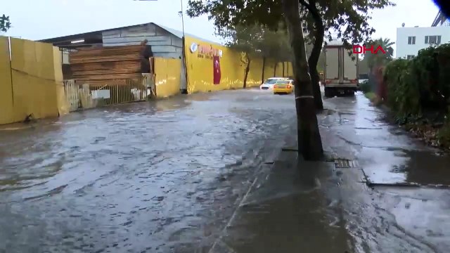 Meteoroloji uyarmıştı: Şiddetli yağış birçok kenti esir aldı