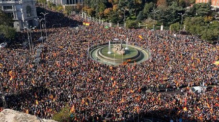 Multitudinaria manifestación en España en contra del presidente Pedro Sánchez