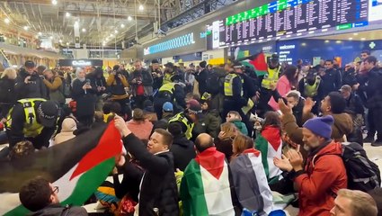 Police issue Public Order Act to remove Pro-Palestine protesters in Waterloo station