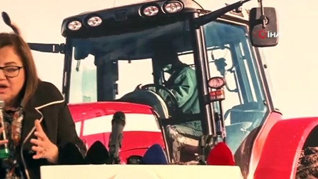 Bakan Şimşek, Gaziantep'te çiftçilere mazot ve sertifikalı tohum dağıttı