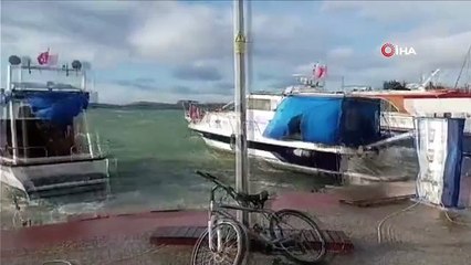 İzmir Foça'da fırtına balıkçı teknelerini batırdı