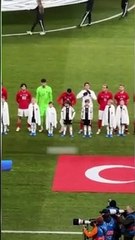 Milli takım futbolcusundan anlamlı hareket!