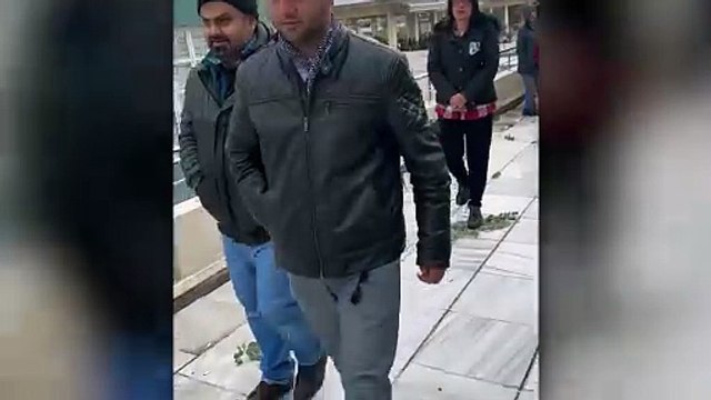 Metin Uca'nın cenazesinde provokasyon: Vatandaşlar iki kişiyi alandan uzaklaştırdı