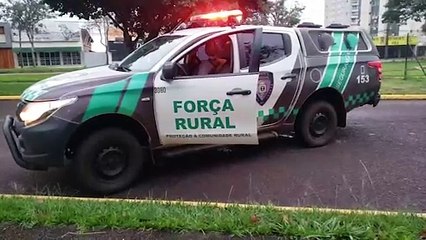 Homem é abordado pela GM após incomodar taxistas e fazer ameaças na rodoviária