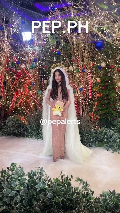 Kira Balinger at the Star Magical Christmas Ball 2023