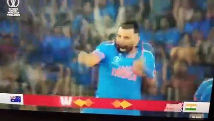 Video: फील्ड में उतरते ही शमी ने खोला खाता, पहला विकेट लेते ही खुशी से झूम उठा पवेलियन