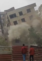 Deprem sonrası boşaltılan bina yıkım esnasında çöktü