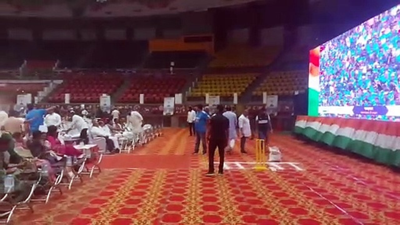 वीडियो देखें...क्रिकेट वर्ल्ड कप फाइनल मैच में...