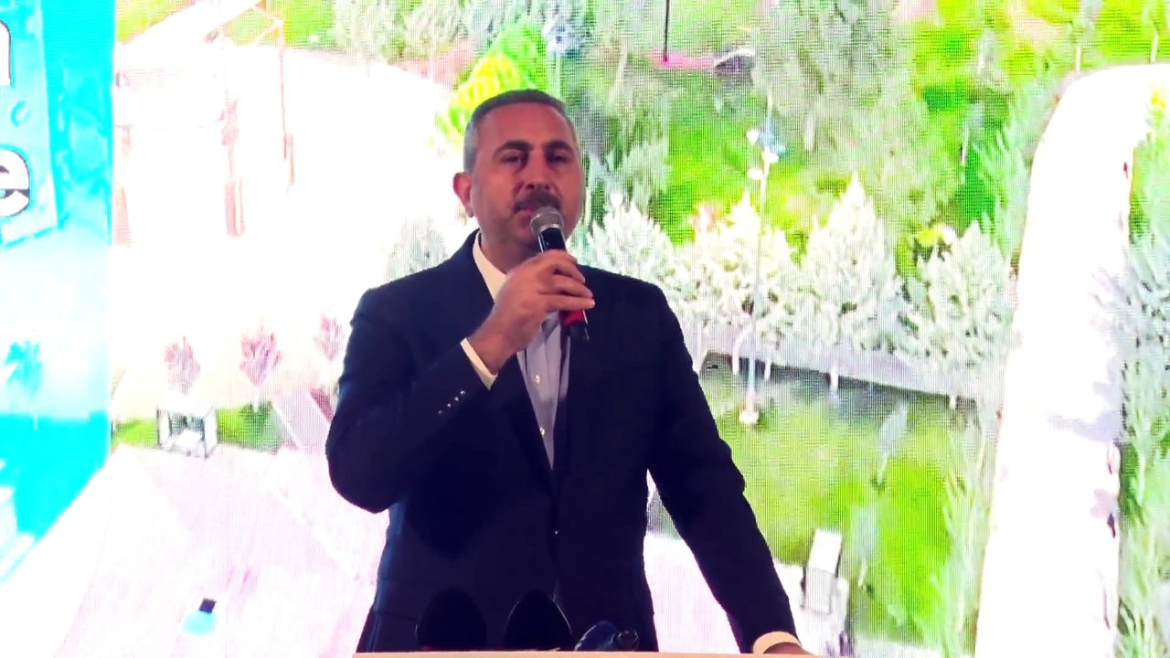 Bakan Şimşek Ve Bakan Uraloğlu, Emniyet Personeline Bisiklet Dağıttı......