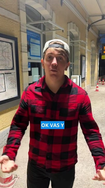 Un appart de 500€ à Paris  Profession ： guitariste