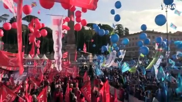 Sciopero, le lavoratrici in piazza del Popolo: per i nostri diritti e per i nostri figli
