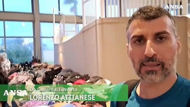 Israele, raccolti gli effetti personali sul luogo della strage del rave