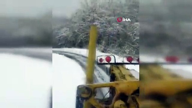 Hastaya giden ambulans kapan yolda mahsur kaldı, ekipler seferber oldu