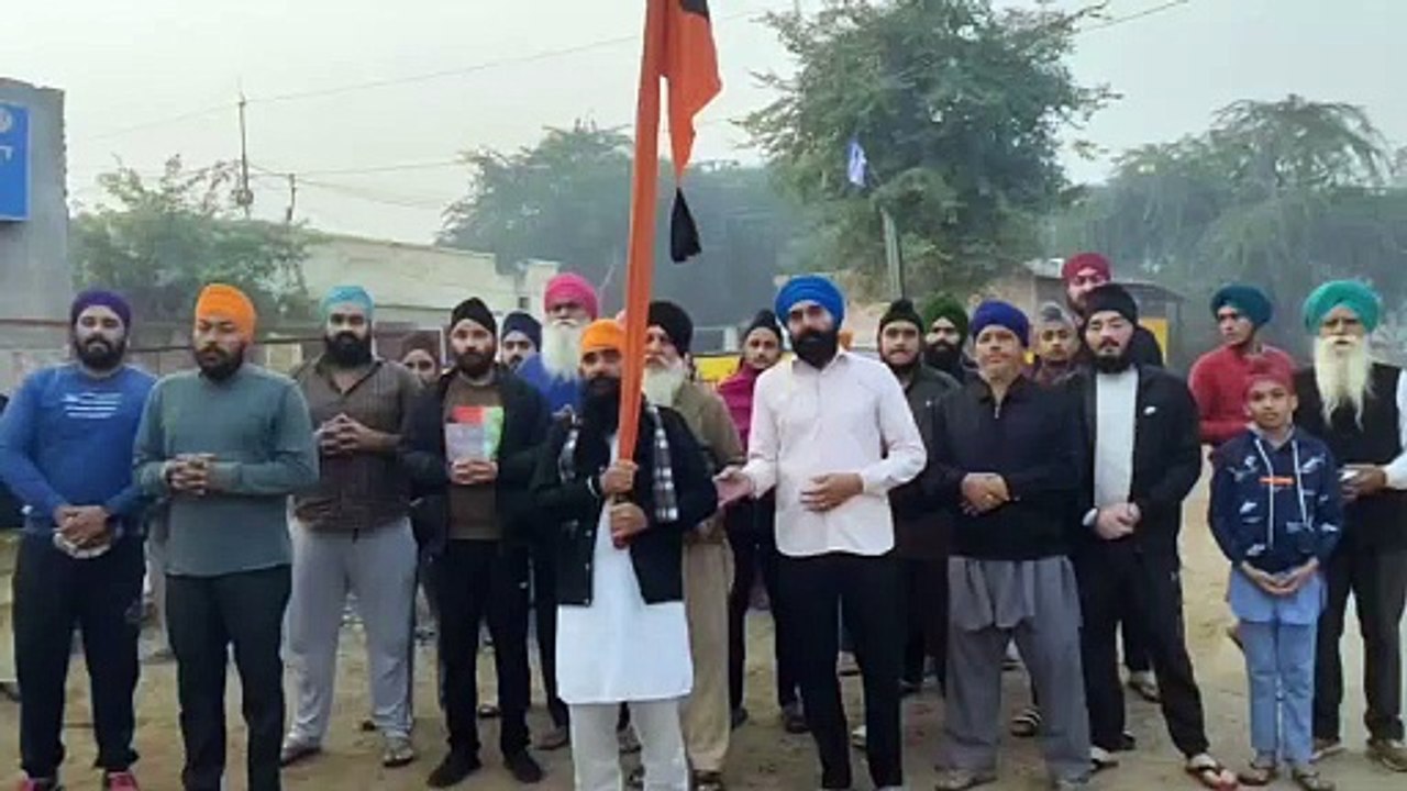 गुरु नानक देव के प्रकाश पर्व पर निकाली प्रभात फेरी, देखे वीडियो