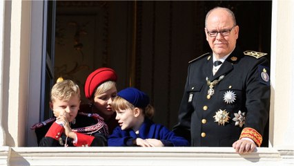 VOICI : Albert II et Charlène de Monaco : leur fils Jacques apparaît la mine boudeuse au balcon en pleine fête nationale