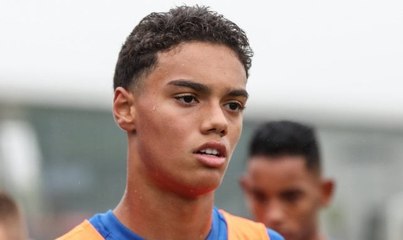 Les débuts difficiles de João Mendes, le fils de Ronaldinho, au FC Barcelone