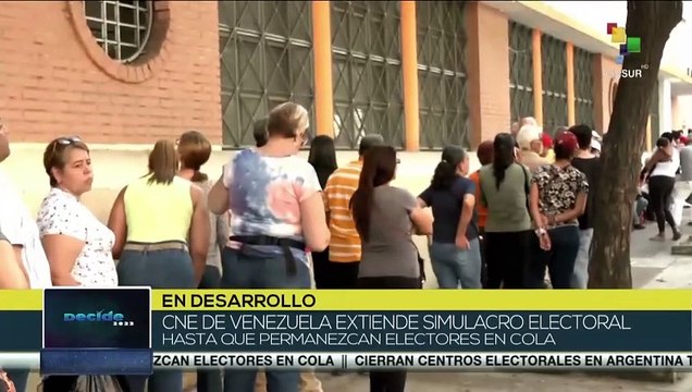 Extienden en Venezuela el simulacro electoral hasta que continúen llegando electores