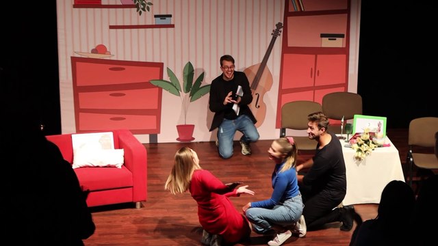 Spektakl: Sklep z facetami w ostródzkim amfiteatrze