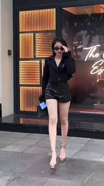 Vietnamese model 8