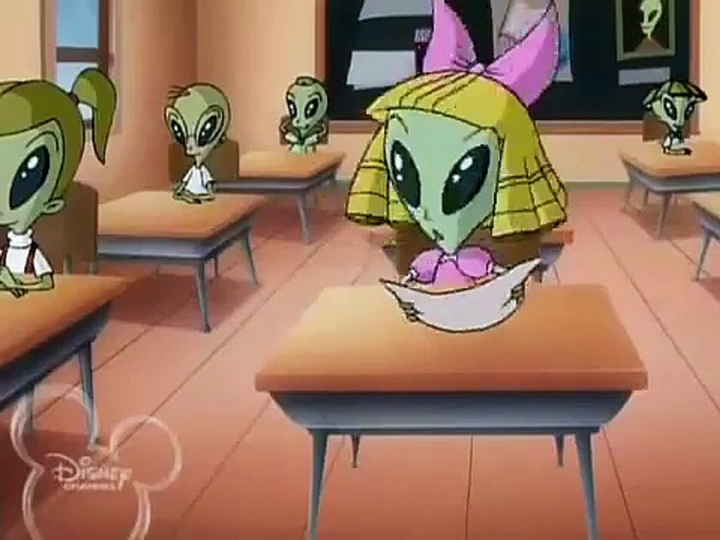 Buzz Lightyear del Comando Estelar Invasion Strange LATINO