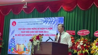 Quỹ khuyến học Nguyễn Hữu Cảnh trao học bổng cho sinh viên Quảng Bình