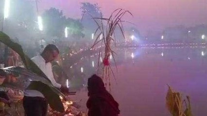 मुजफ्फरपुर: लोक आस्था का महापर्व छठ हुआ संपन्न, उदीयमान सूर्य को अर्पण किया गया अर्घ्य