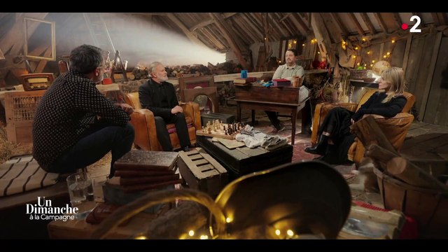 Submergé par l'émotion, Françis Huster révèle sur France 2 avoir été violé dans sa maison de campagne alors qu'il avait 10 ans : Il m' a mis un couteau sur le cou alors que j'étais dans mon lit